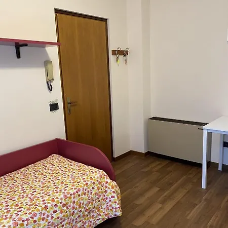 Monolocale In Con Giardino Vicino Al Centro Верона
