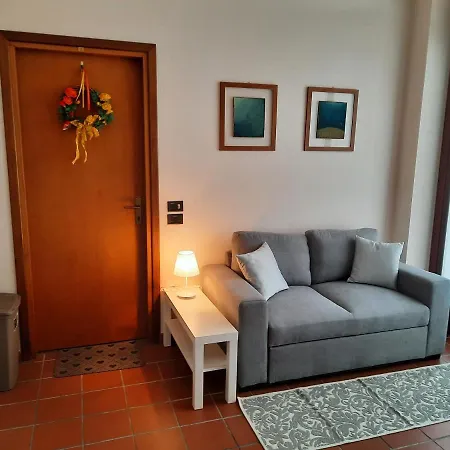 Monolocale In Con Giardino Vicino Al Centro Верона